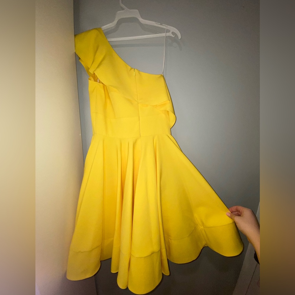 Mac Duggal Asymmetrical Ruffle Mini Dress 💛 - Picture 7 of 10
